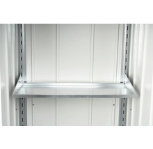 Kovová police pro zahradní domek