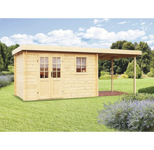 Dřevěný zahradní domek s přístavbou na trávníku