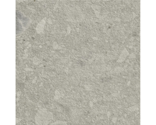 Detailní záběr podlahové dlaždice s kamennou strukturou