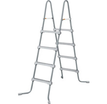 Bazénový žebřík se čtyřmi stupni.