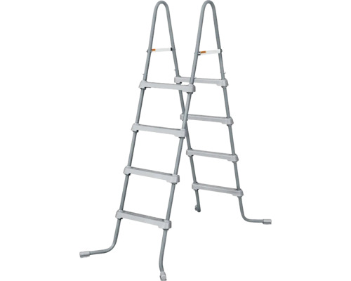 Bazénový žebřík se čtyřmi stupni.