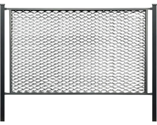 Kovový plot s mřížkovým vzorem pro ohraničení pozemku