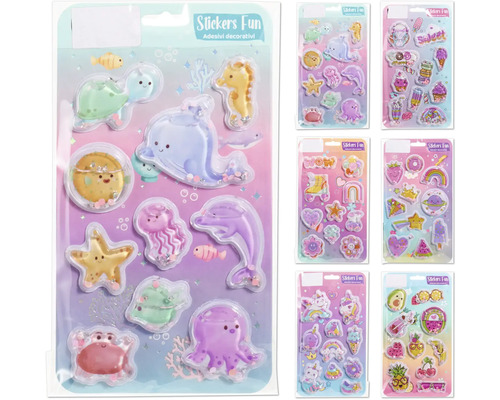 Sada dekorativních nálepek s různými motivy.