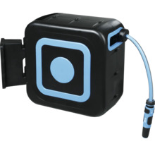 Navíjecí box na zahradní hadici se zahradní hadicí