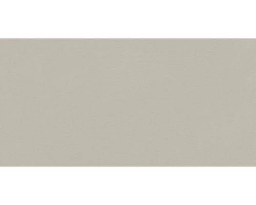 Světlý, jednobarevný nátěr na zeď