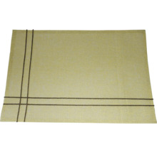 Prostírání s ozdobnými proužky