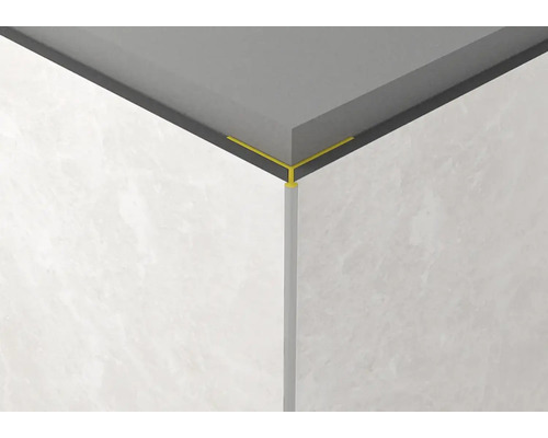 Roh stěny s dlaždicovou lištou