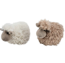 Dvě plyšové hračky ve tvaru ovcí