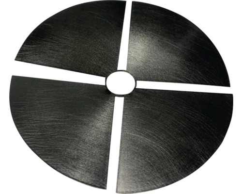 Kulatý kryt s centrálním otvorem a výřezy ve tvaru čtvrtkruhu