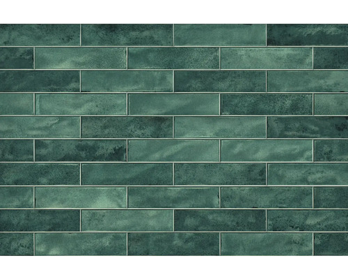 Obdélníkové obkládačky uspořádané ve vzoru cihlové zdi