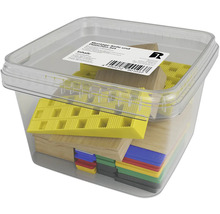 Montážní klíny a sada desek v průhledné plastové krabici