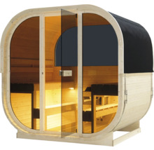 Dřevěná sudová sauna se skleněnými dveřmi a lavicemi