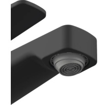 Detailní pohled na výtok vodovodní baterie