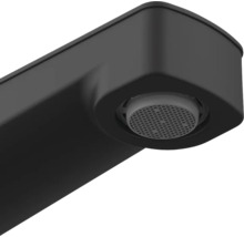 Detail černého kohoutku s kulatým perlátorem