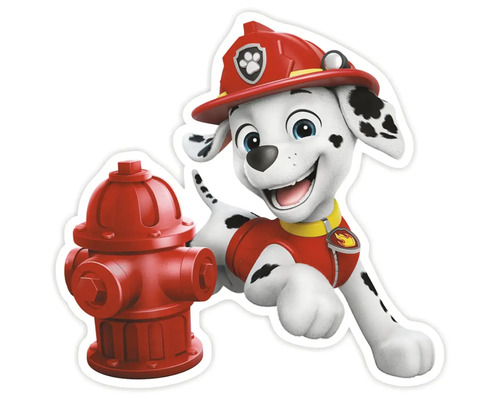 Marshall, dalmatin z Tlapkové patroly, stojí vedle hydrantu.