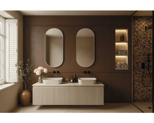 Moderní koupelna s umyvadlovou skříňkou, dvěma zrcadly, zapuštěnými policemi a sprchovým koutem