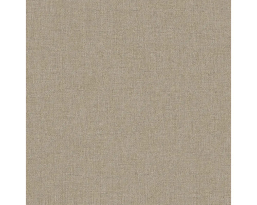 Detail béžové textilní tapety s jemnou strukturou.
