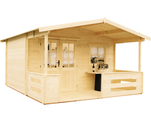 Dřevěný zahradní domek s krytou verandou a okny