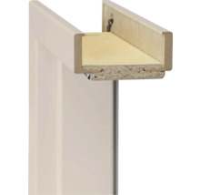 Detailní pohled na dřevěný rám dveří