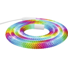 Flexibilní LED světelný had s barevnými duhovými barvami, smotaný.