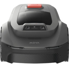 Robotická sekačka s červeným tlačítkem stop