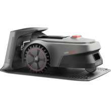 Robotická sekačka na nabíjecí stanici