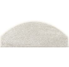 Půlkruhová koberec na schody