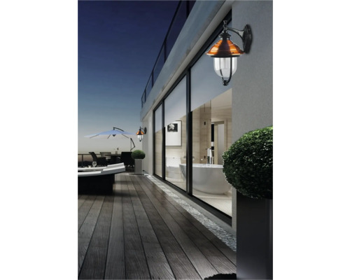 Venkovní prostor s nástěnným svítidlem, terasou a výhledem do koupelny