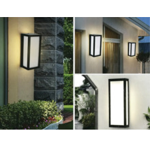 Několik pohledů na obdélníkové venkovní nástěnné svítidlo