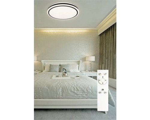 Ložnice s kulatým LED stropním svítidlem a dálkovým ovládáním
