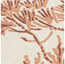 Detailní pohled na strukturovanou tapetu s větveným vzorem