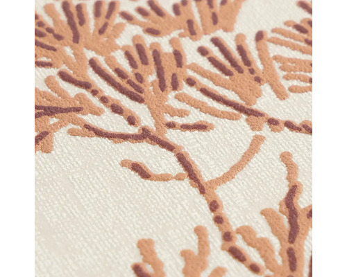 Detailní pohled na strukturovanou tapetu s větveným vzorem