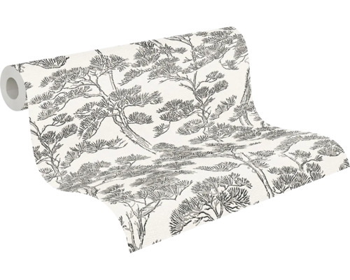 Role vliesové tapety s grafickým motivem stromů, vzor borovic v černé a bílé.