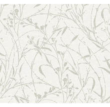 Tapeta s botanickým vzorem travin, listů a jemných květů.