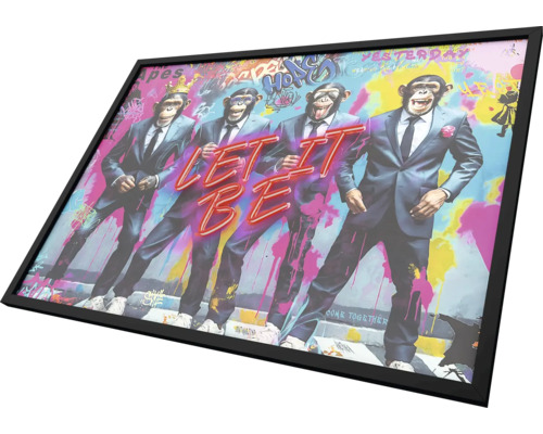 Zarámovaný plakát se čtyřmi opicemi v oblecích a nápisem Let it be