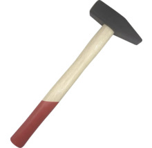 Kladivo s dřevěnou rukojetí