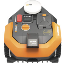 Robotická sekačka Worx Landroid s ovládacím panelem, tlačítkem zastavení, akumulátorem a technologií VSLAM