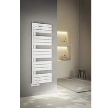 Koupelna s bílým radiátorem