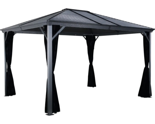 Zahradní pavilon se závěsy