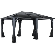 Altán s střechou a závěsy