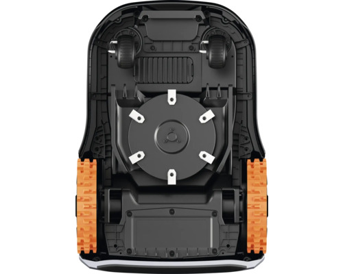 Spodní strana robotické sekačky s žacím ústrojím a koly