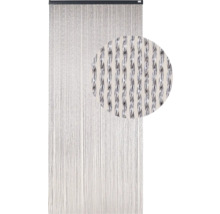 Dekorativní provázkový závěs se stříbrnými vlákny jako dělič místnosti nebo dekorace okna.