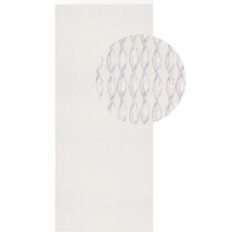 Bílý provázkový závěs s detailním záběrem struktury látky