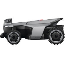 Šedá robotická sekačka s velkými koly