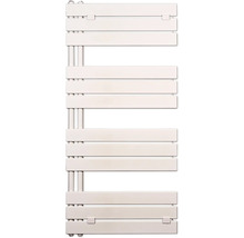 Bílý koupelnový radiátor s plochými vodorovnými panely a asymetrickým bočním připojením.