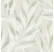 Tapeta se vzorem překrývajících se stylizovaných listů ve světlých odstínech a akvarelovém stylu.