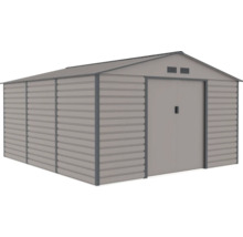 Kovový zahradní domek se sedlovou střechou, vodorovnými stěnovými panely, dvojitými posuvnými dveřmi a větracími mřížkami.