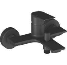 Černá nástěnná vanová baterie s matným povrchem, plochým výtokem a pákovým ovládáním.