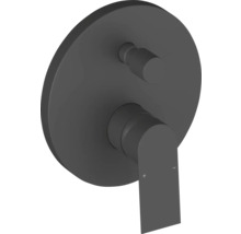 Podomítková páková baterie v matné černé barvě s kulatou rozetou, plochou pákou a přepínačem pro sprchu nebo vanu.