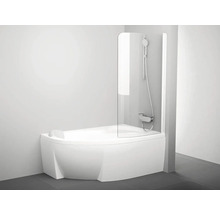 Moderní rohová vana s bílým panelem, průhlednou skleněnou zástěnou, integrovanou sprchovou soupravou a opěrkou hlavy.